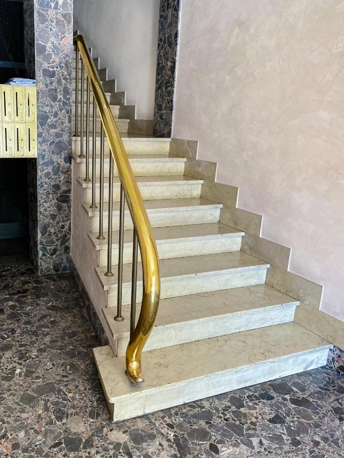 Отель Tra Piazza Erbe E Piazza Bra Raffinata Maison Верона Экстерьер фото